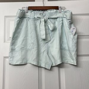 Women’s Belted Utility Shorts Size XXL
